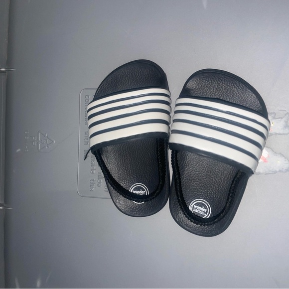 Baby slides - Picture 3 of 4